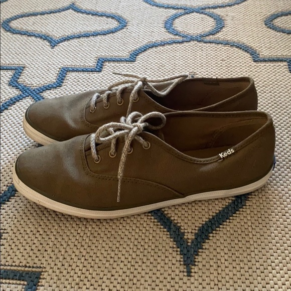 Green Keds - Picture 2 of 4